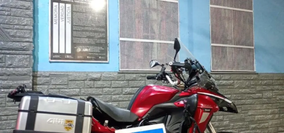 La Policía de Cipolletti recuperó una moto robada durante una persecución nocturna