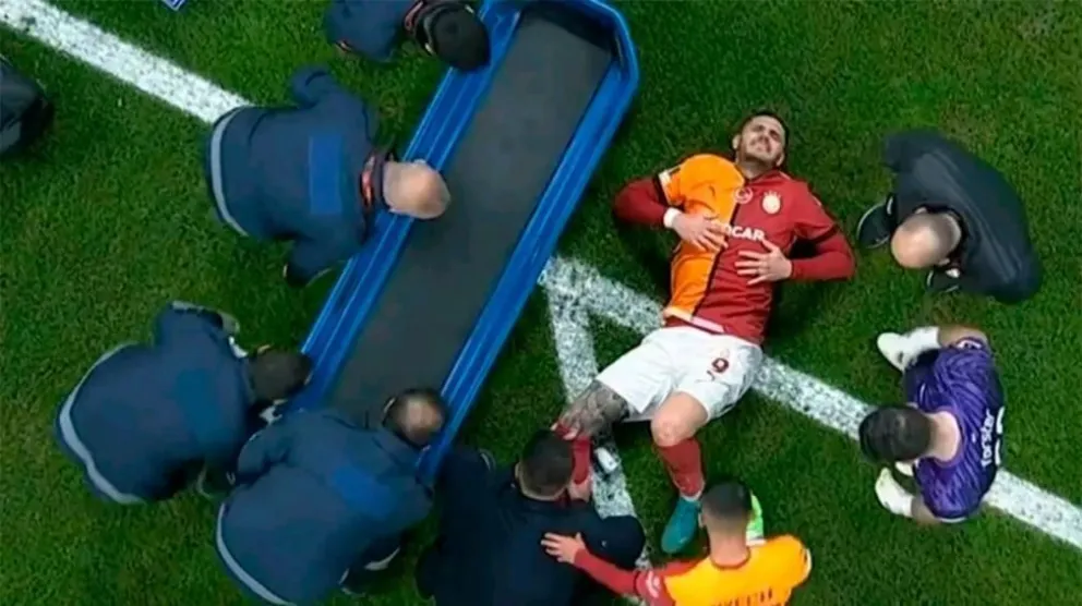 Mauro Icardi se lesionó la rodilla y deberá estar alejado de las canchas