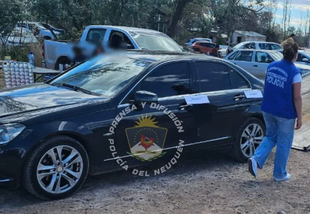 Durante controles de rutina, secuestraron un Mercedes Benz con documentación falsa 