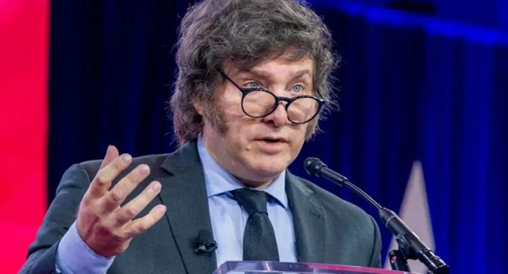 Milei anunció que el fin del cepo cambiario podría llegar en abril de 2025