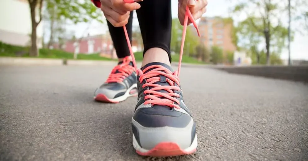 Los virales métodos para atarse los cordones de las zapatillas que alucinan a todos