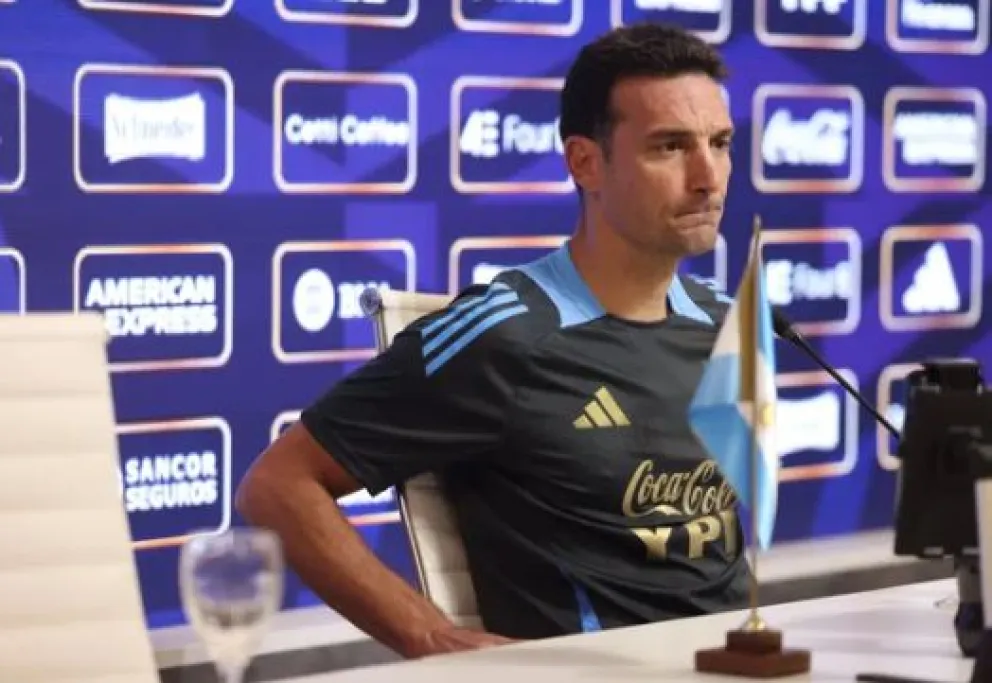 Scaloni adelantó el posible equipo que enfrentará a Paraguay en Asunción