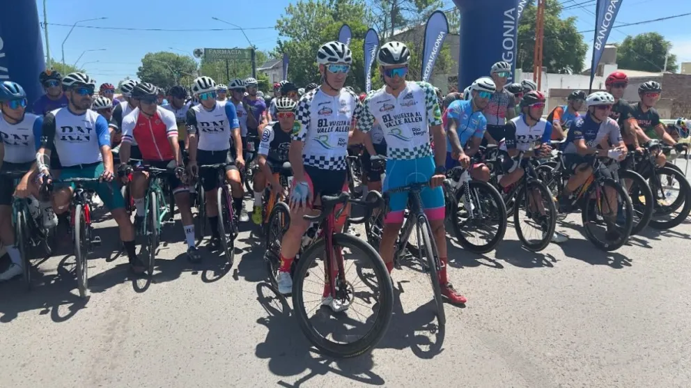  La Vuelta al Valle volvió a Cipolletti con un emocionante paso de más de 180 ciclistas por las calles de la ciudad