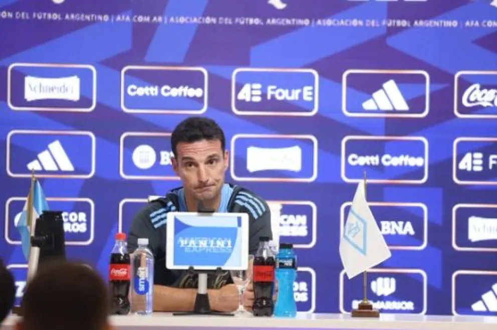 Scaloni salió a defender a sus jugadores: "No estoy acá para criticar, sino para apoyarlos"