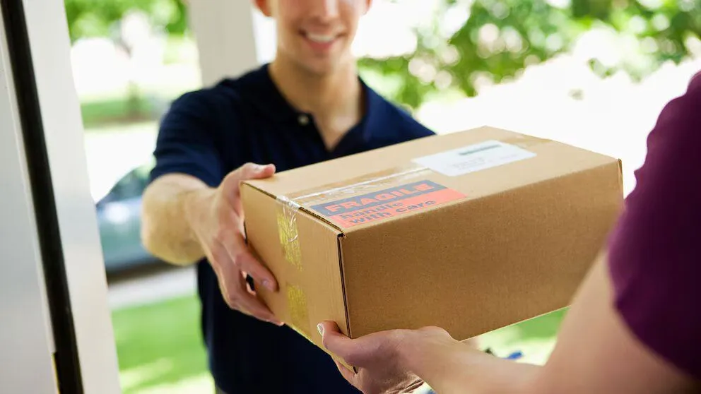El Gobierno eliminará impuestos para las compras online en el exterior 