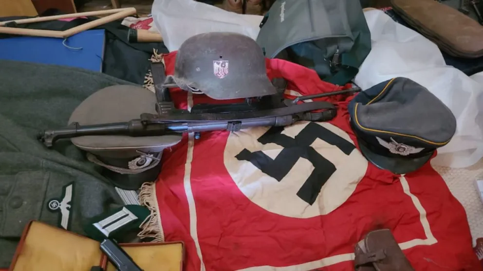 Detienen a un hombre con armas y simbología nazi en Quilmes