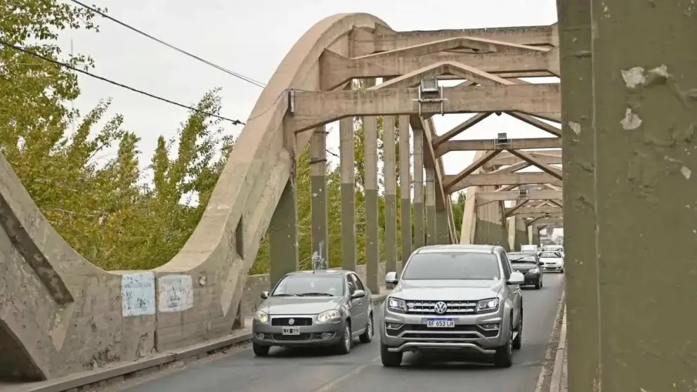 En defensa de los ríos: este miércoles habrá movilizaciones en el puente Cipolletti-Neuquén 