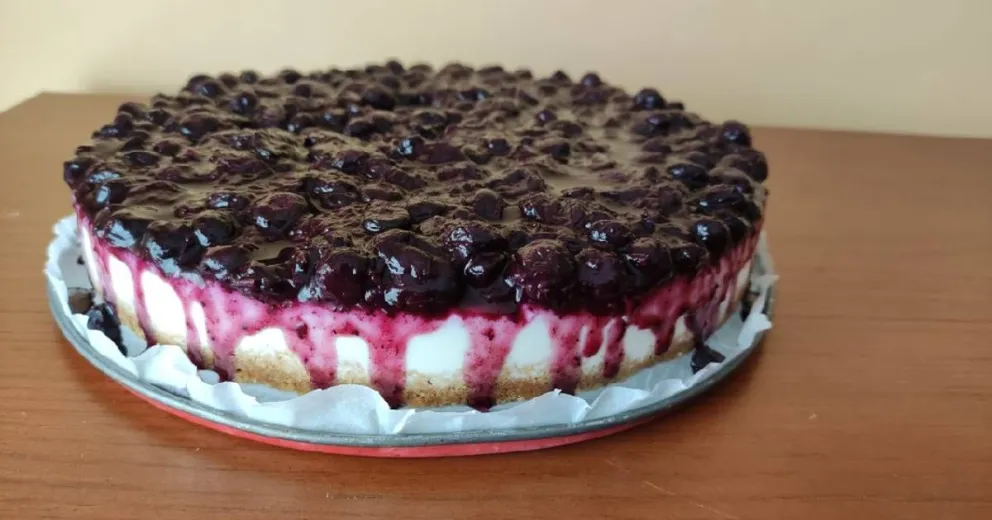 Muy fácil: cómo hacer una tarta de yogur y arándanos, sin azúcar