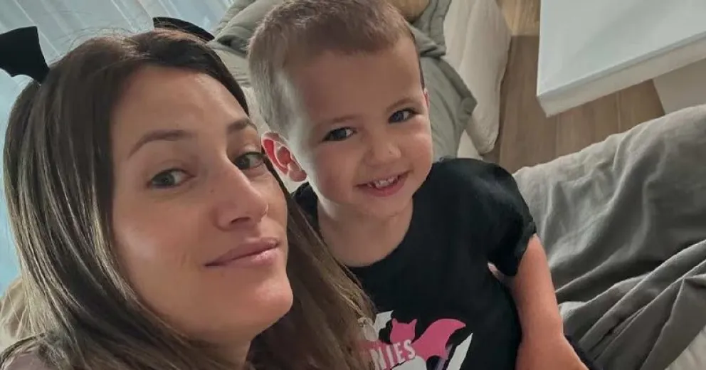 Mica Viciconte mostró el particular método casero para que su hijo Luca viaje mientras ella maneja