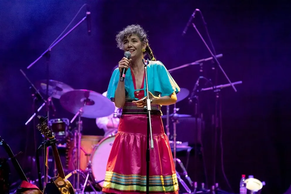 Una de las figuras de la nueva canción chilena se presenta en el Espacio Pueblarte