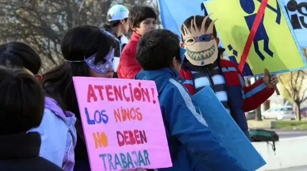 Compromiso contra el trabajo infantil y canales de denuncia: en qué consiste el protocolo