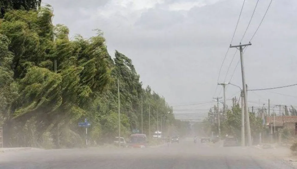 Alerta amarilla por fuertes vientos: hasta qué hora seguirán las ráfagas de 80 km/h?