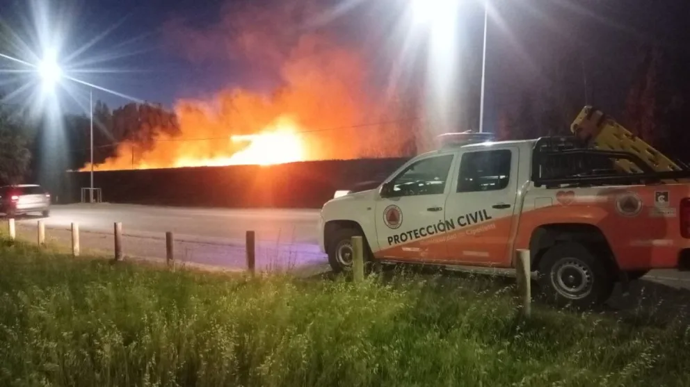 El temporal de viento desató incendios en distintos puntos de la ciudad y provocó cortes de energía