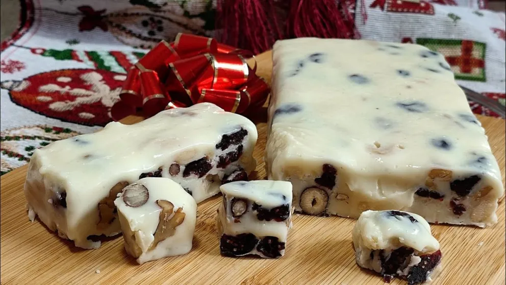 Cómo hacer turrón casero de almendras y arándanos para la mesa dulce navideña