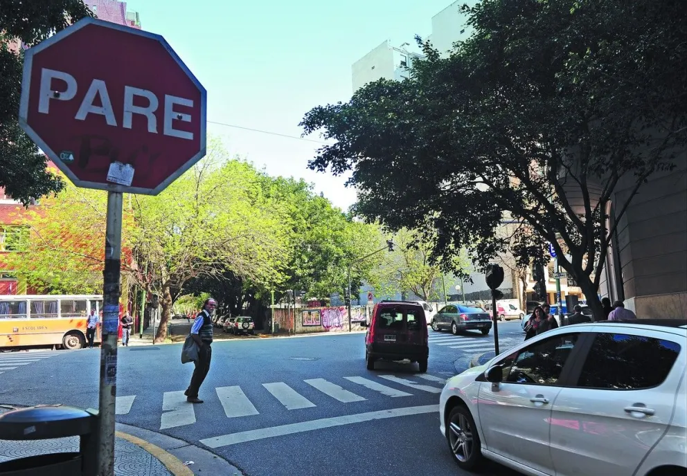  Ignoró la señal de ‘pare’ y la Justicia le dio la espalda: ciclista pierde demanda contra automovilista