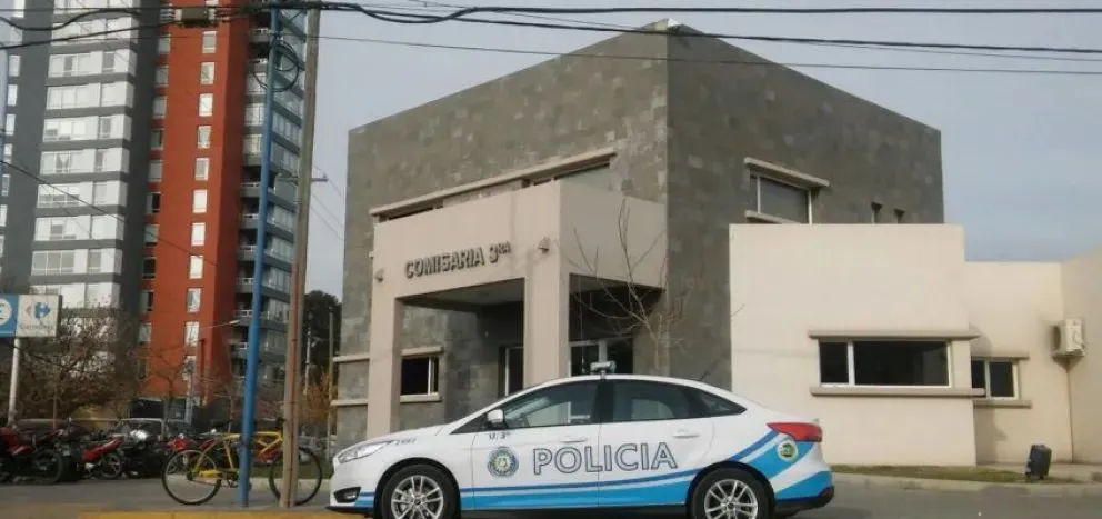 Ingresaron a robar a una inmobiliaria por el techo y fueron detenidos