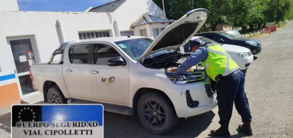 Secuestraron una camioneta "gemela" estacionada en la ciudad