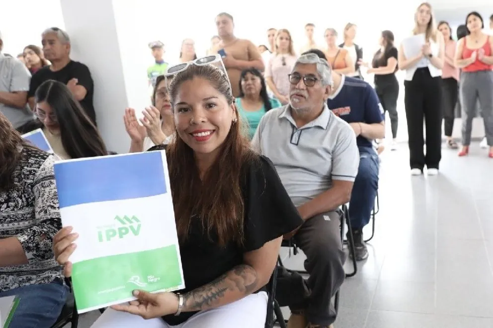 IPPV y el Colegio Notarial renovaron el convenio para escriturar más viviendas