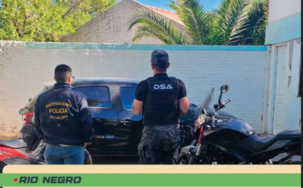 Uno de los procedimientos se realizó en el asentamiento 10 de febrero, donde secuestraron un Gol Trend que tenía denuncia por robo. Foto: Policía del Neuquén.