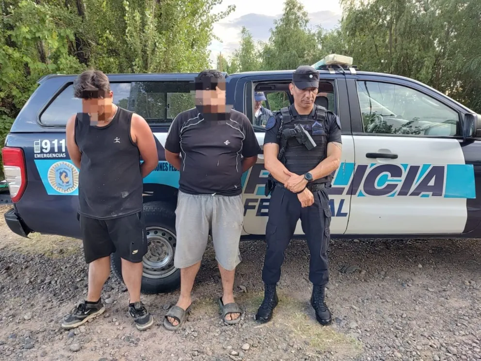 Los detenidos circulaban en una motocicleta Honda 150 y trataron de evadir el control policial, pero fueron interceptados. | Foto (gentileza)
