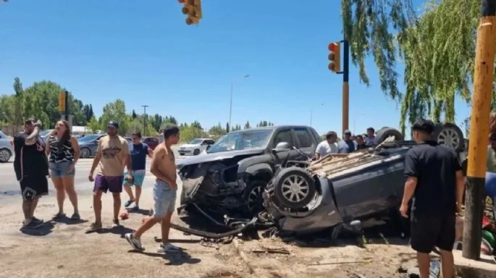 Hay al menos tres heridos. (Foto gentileza)