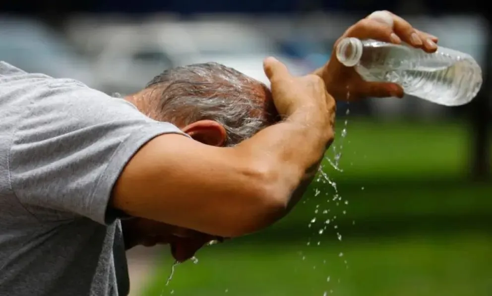 Se recomienda no exponerse al sol en exceso.