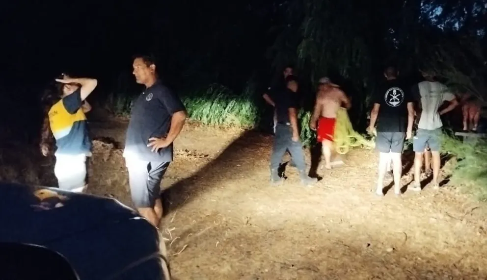 Hoy vuelven a sumarse buzos en la búsqueda de la pequeña de 10 años en el río Limay | Foto (gentileza Protección Civil)