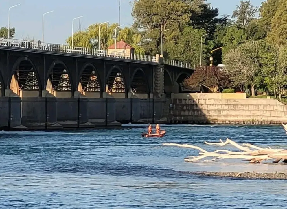 Rodrigo estaba pescando junto a su familia al pie del Dique Ballester (Imagen gentileza)