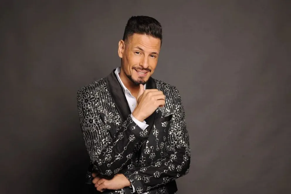 Rodrigo Tapari es el artista estrella de esta noche. 