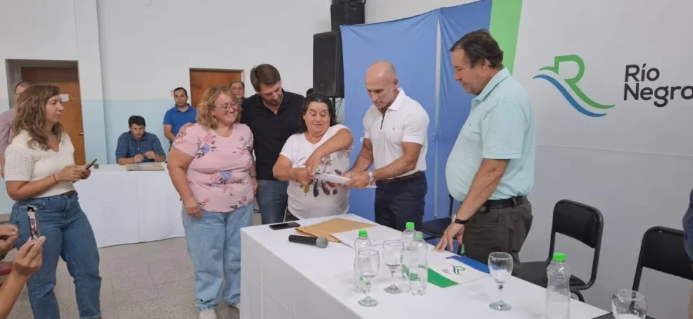 Hoy se realizó la apertura de sobres y la entrega de aportes a la Municipalidad de Cipolletti | Foto (Cipo360)