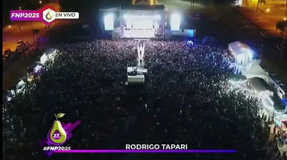 El espectacular marco que tuvo la primera jornada de la Fiesta, durante la presentación de Rodrigo Tapari. Foto: gentileza.