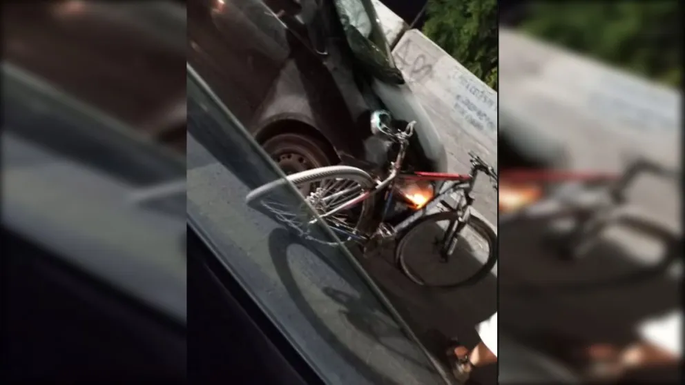 La mujer transitaba con su bicicleta por el costado del puente, cuando imprevistamente salió al sector vehicular. La Surán no alcanzó a frenar y la embistió. Foto: gentileza.