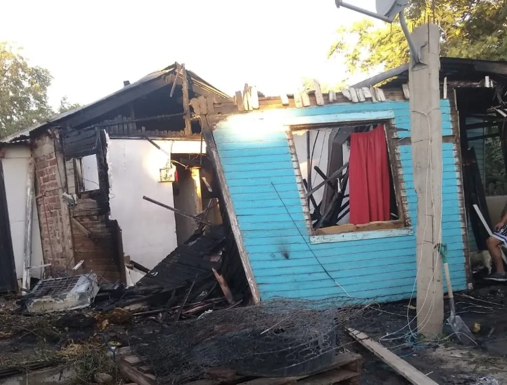 Pudieron rescatar muy pocas cosas del incendio (imagen gentileza )