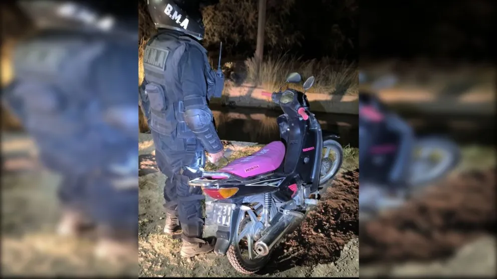 La moto fue recuperada muy cerca de las instalaciones del club La Amistad. Foto: Policía Río Negro.