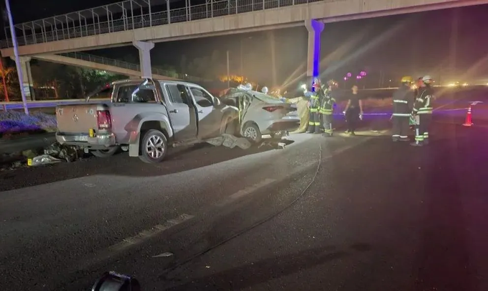 Ocurrió alrededor de las 21 de entre una camioneta y un automóvil.