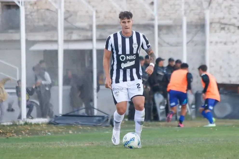 El defensor central se alejó de Cipo: se va a la segunda división del fútbol chileno. Foto: archivo.