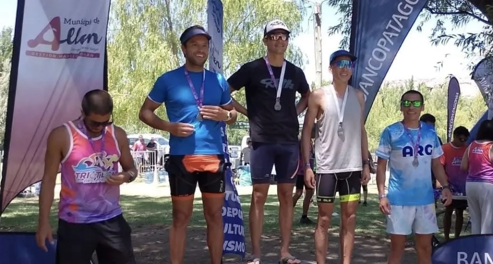 Los ganadores disfrutando de su podio (Imágenes gentileza Bien de Allen)