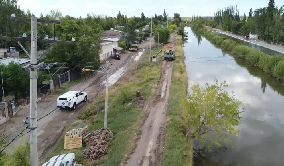 Mientras los trabajadores de Edersa operaban en las alturas, los ladrones aprovechaban para robarles. Tuvieron que los días posteriores ir con seguridad. | Foto (gentileza Edersa)
