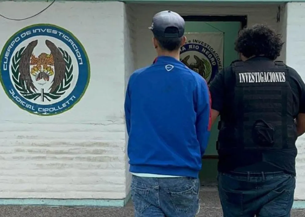 El peligroso sujeto fue recapturado en un domicilio del barrio Antártida Argentina. Foto: Policía Río Negro.