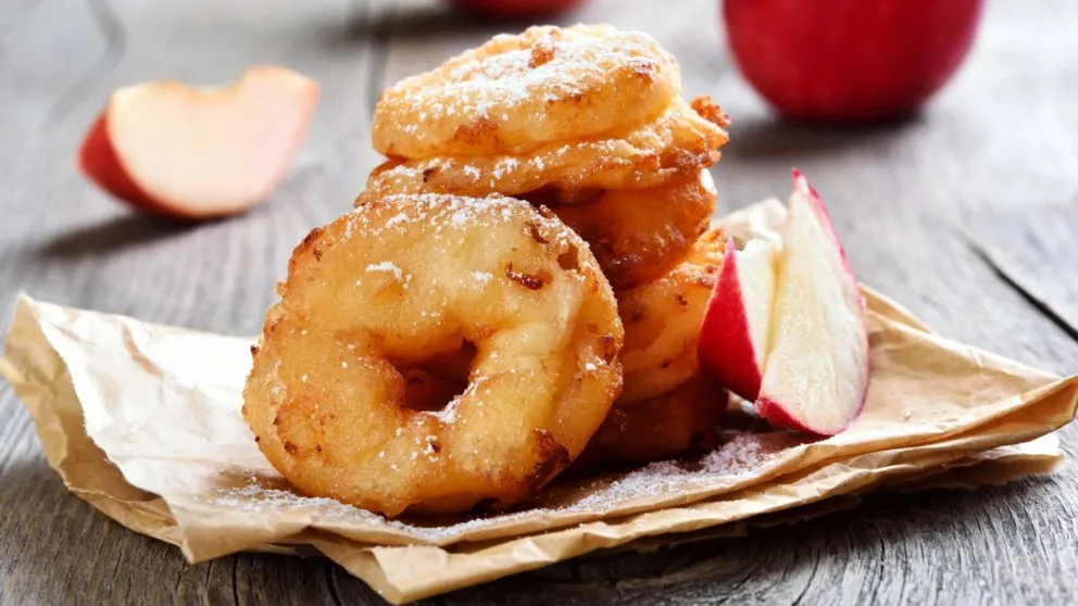 Una opción riquísima: buñuelos de manzana.