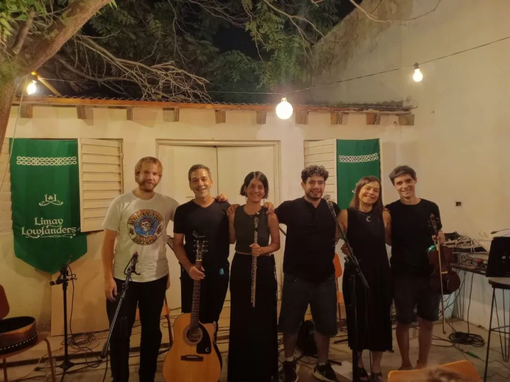 Los Lowlanders: música celta en un ensayo abierto y solidario.