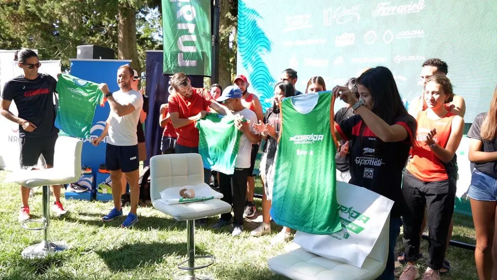 La tan esperada remera se presentará este martes.