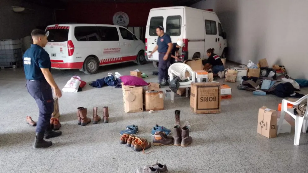 La delegación de Bomberos viaja con un camión Mercedes 710 y una camioneta para llevar la ayuda a la zona afectada. Foto: gentileza M.M.
