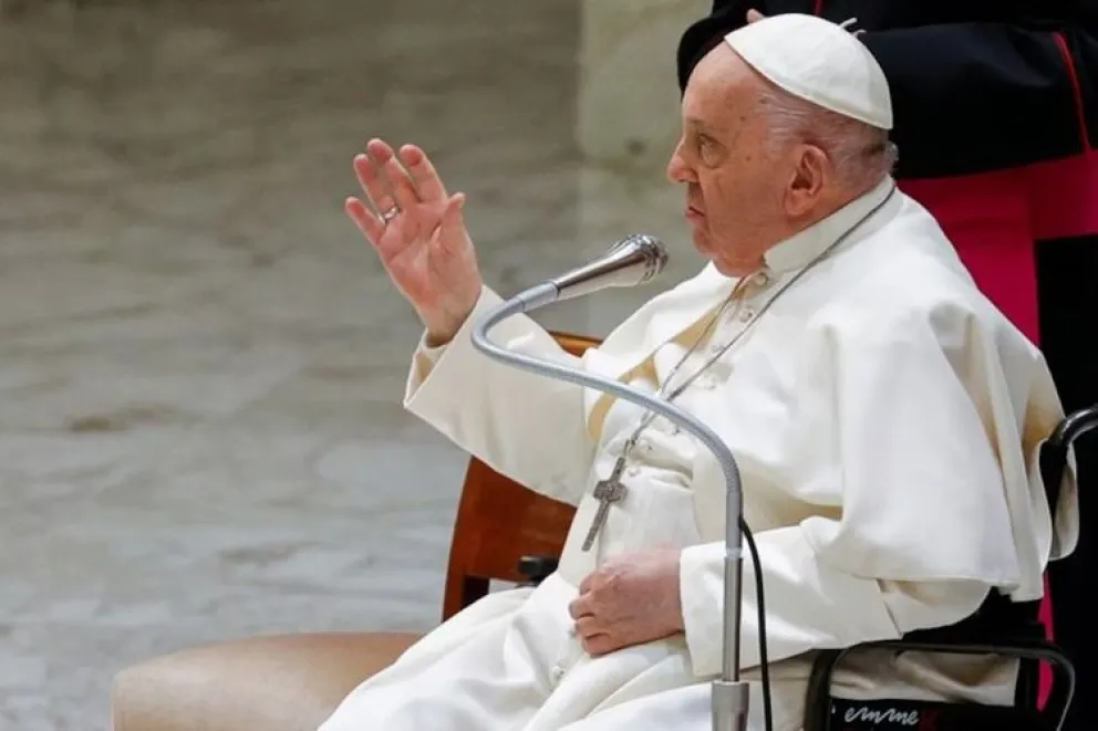 El Papa padece una neumonía bilateral.