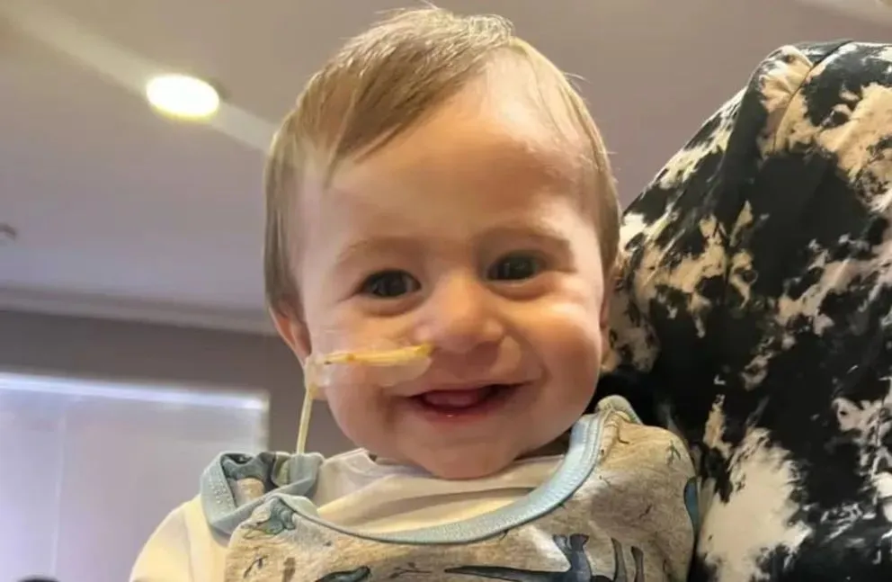 Felipe necesita con suma  urgencia un trasplante de corazón. El bebé neuquino está internado en terapia intensiva del Hospital Italiano. Foto: gentileza.