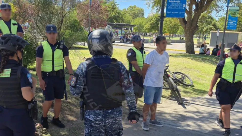 Aunque intentó escapar fue aprehendido a pocos metros. (Foto Policía de Neuquén)