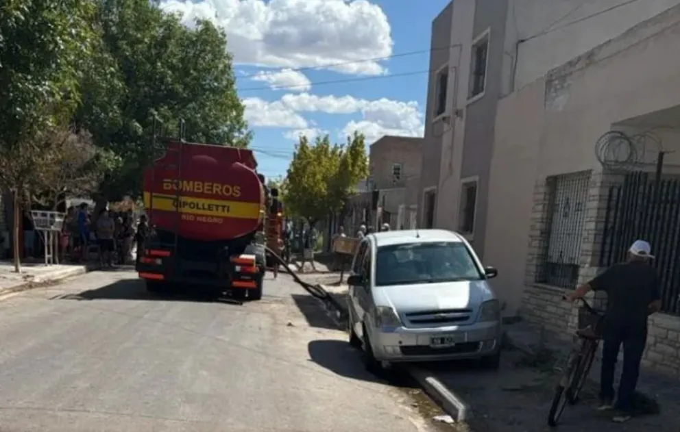 El incendio provocó temores entre los vecinos; pero los bomberos pudieron controlarlo rápidamente. Foto: gentileza.