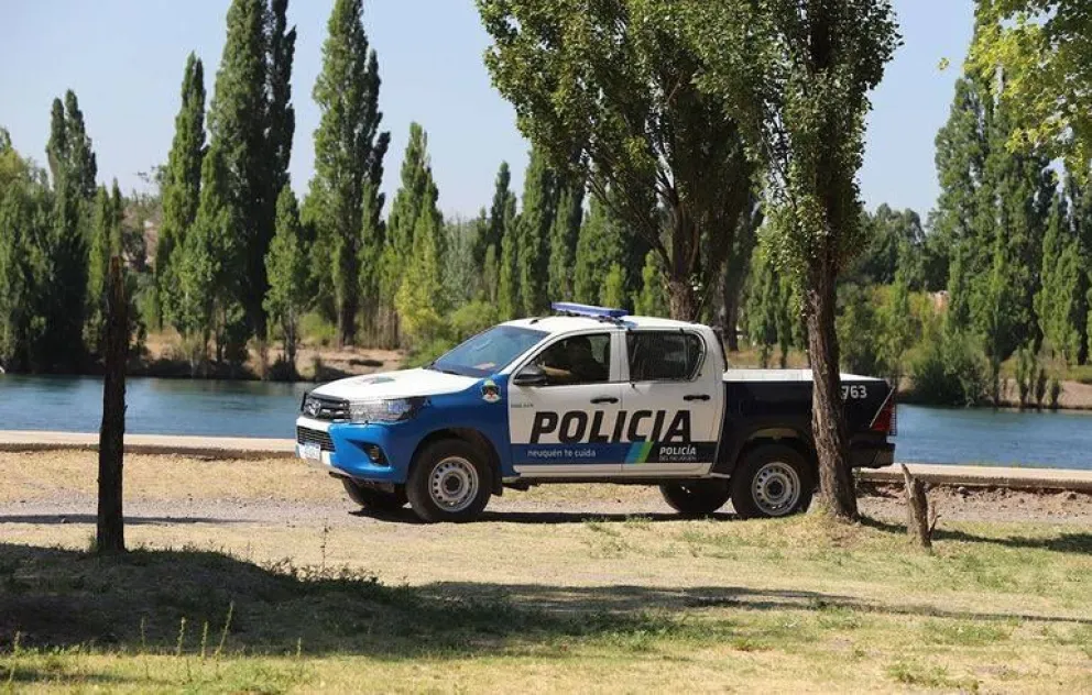 La mujer se arrojó al río para cruzarlo sin saber nadar. | Foto (gentileza)