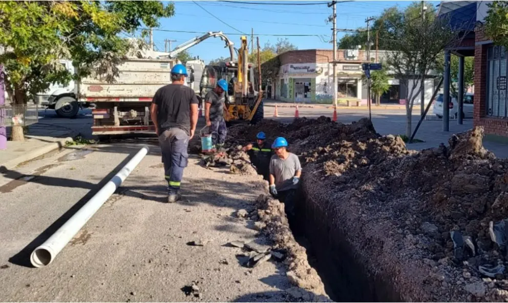 La reparación de la cañería implicó el corte de servicio en dos barrios de la zona noreste de la ciudad. Foto: archivo.