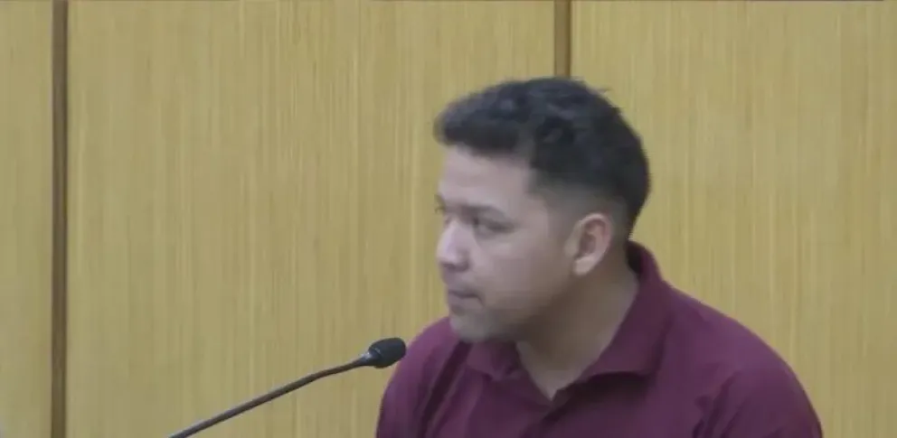 Luego de ser detenido, Gonzalo participó de una audiencia judicial en Roca para luego ser trasladado a Buenos Aires. (Foto Somos el Valle)